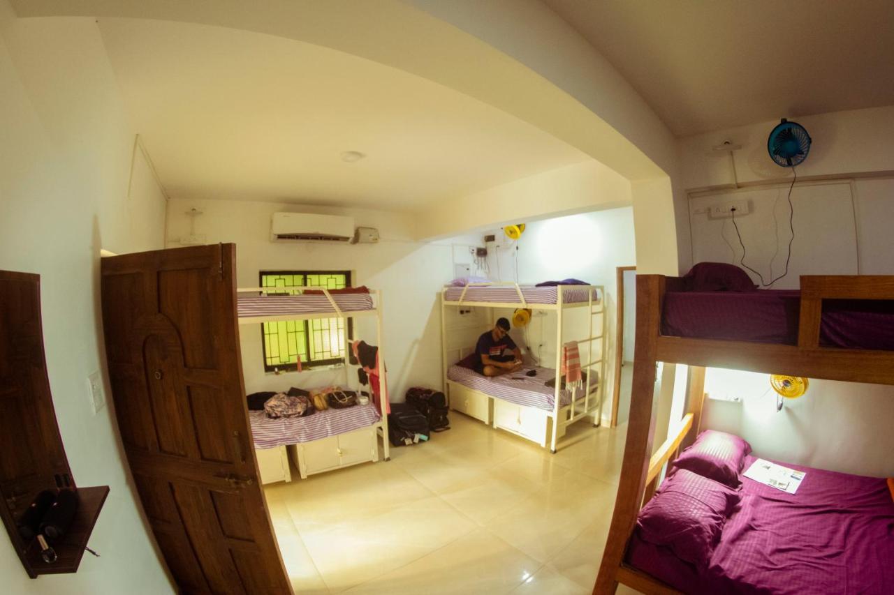 Bonds Hostel Candolim Exterior foto